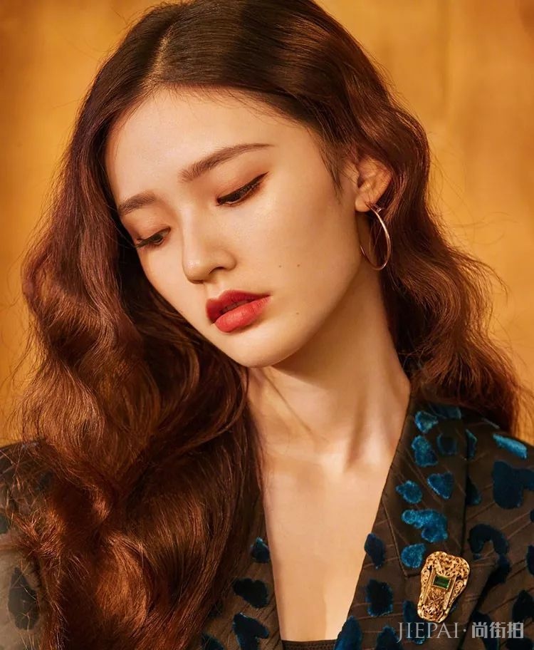 2018年大热的“水波纹”卷发,明星潮人们都在疯狂跟风