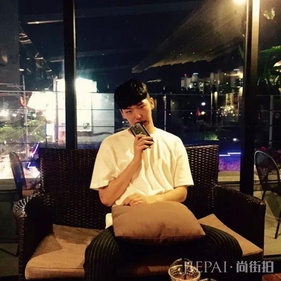 单眼皮男生留什么发型好看 单眼皮男生的发型选择