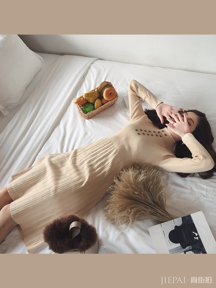 温婉优雅的针织连衣裙，穿上超显小女人味哦！