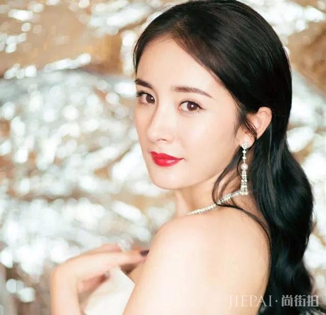 郑恺前女友与杨幂同框,网红与明星的差距一目了然