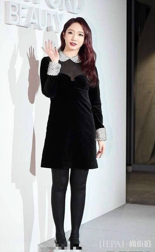 19岁孟美岐在镜头下暴露原形，妆没化好一下老了十几岁