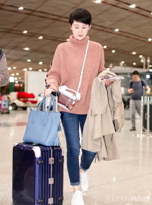 海清化身带货王，背的包包让网友眼睛发亮，网友：求链接！