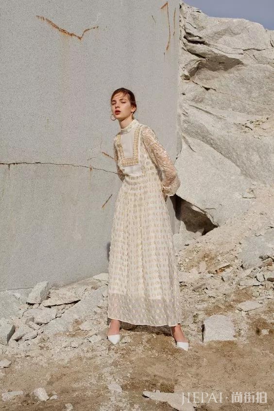 黄皮肤穿什么颜色的衣服显白