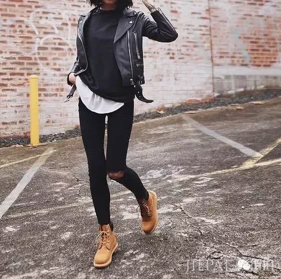 马丁靴这样穿 才能搭出存在感