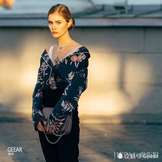 来自俄罗斯时装周的街拍搭配灵感！秋冬季的一抹亮色点缀