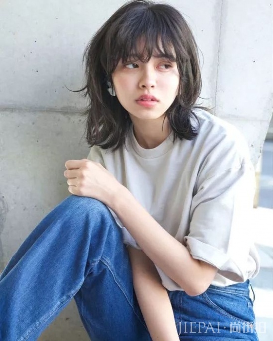 今年秋冬流行什么女生发型 换季了是时候换发型了