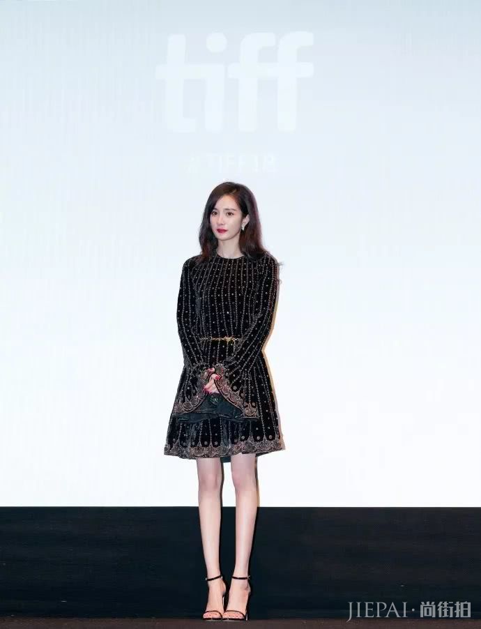 杨幂实力扮土,是真的要转型了吗?