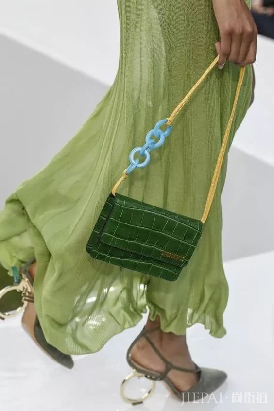 2018秋冬越来越流行小包包