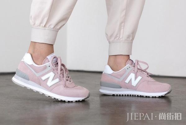 New Balance 为 574 经典鞋款穿上少女糖衣