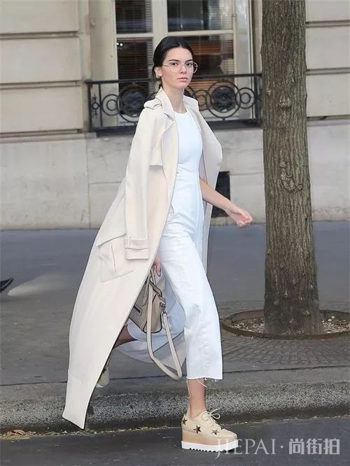 秋冬同色系衣服搭配?最气质的穿搭!