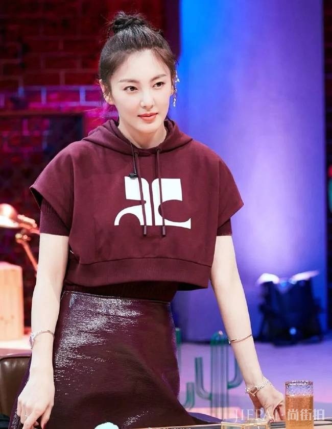 张雨绮离婚后发声心情大好配文:重返地球