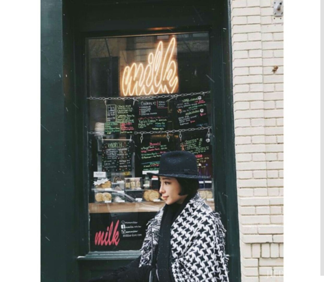 欧美秋冬街拍，围巾这样系既时髦又好看