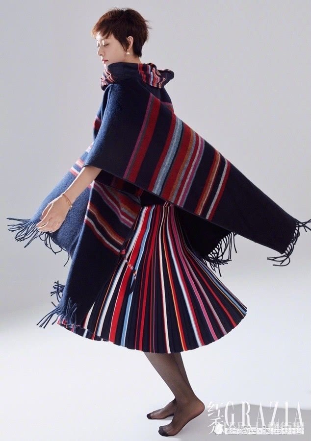 孙俪最新杂志封面堪比大片,一套比一套霸气