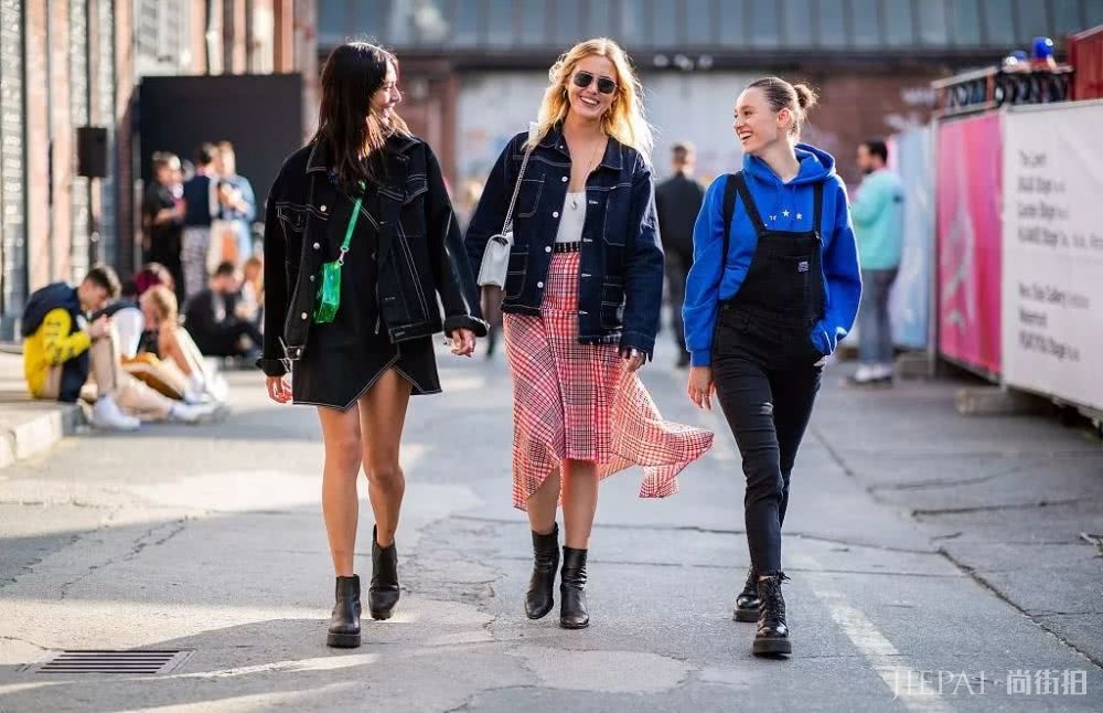 秋天的衣服,用这双鞋百搭怎么都好看