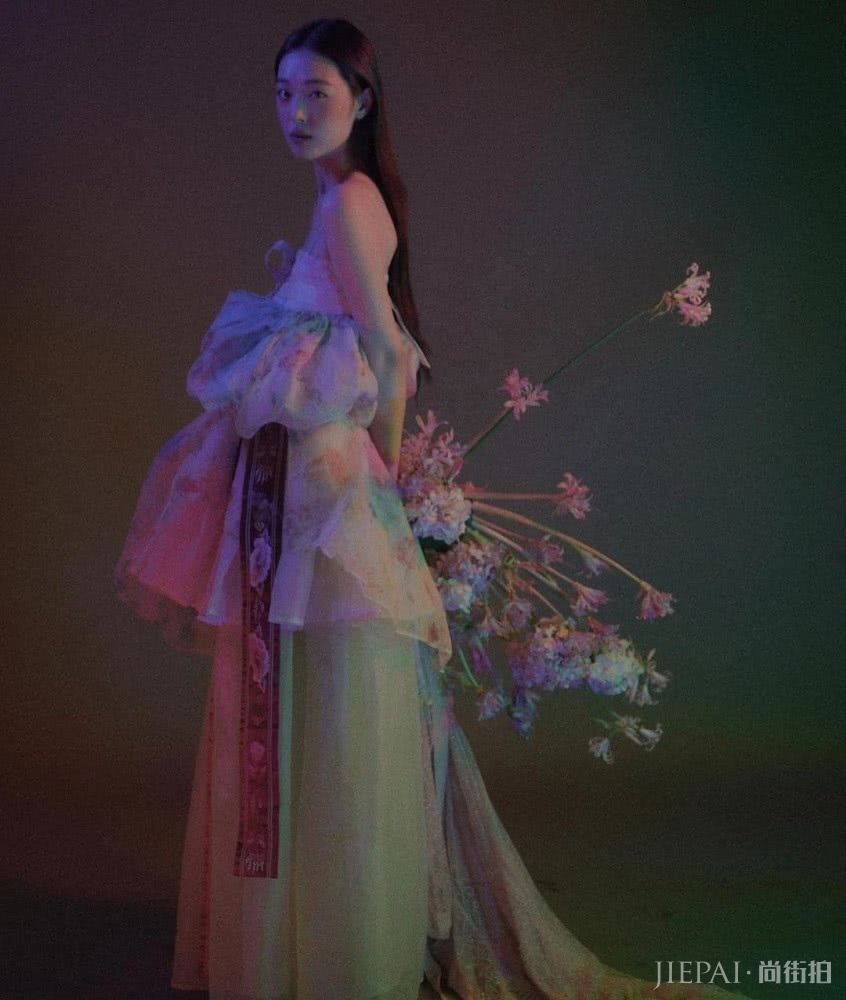 崔雪莉这是什么情况？?这次的造型翻车了...