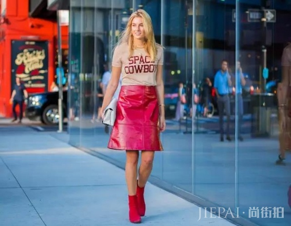 秋天裙子搭配什么鞋子好看 2018年秋天不穿裙子短靴等于白过