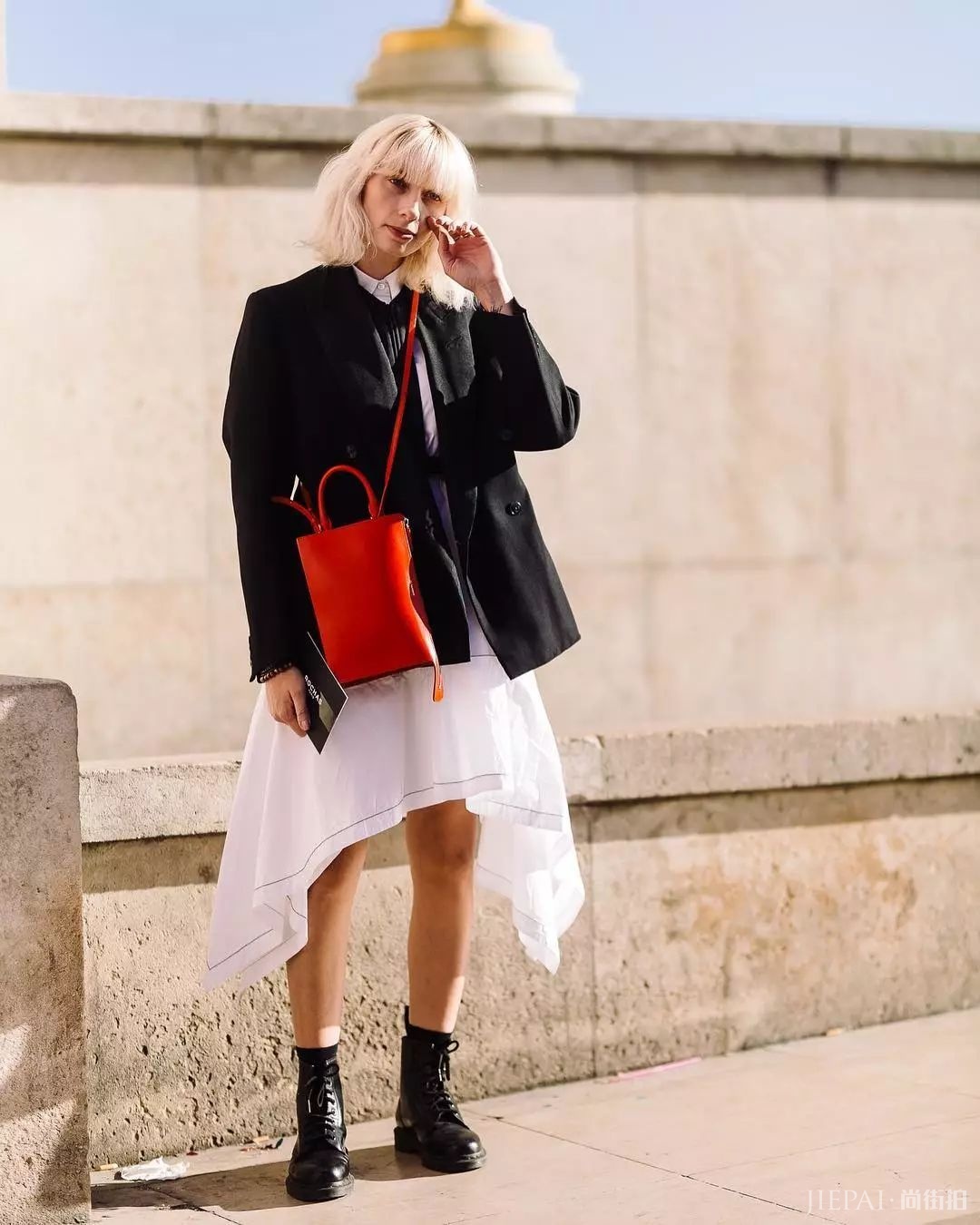 风衣+短裙！学会这几招搭配秋冬照样做腿精！！