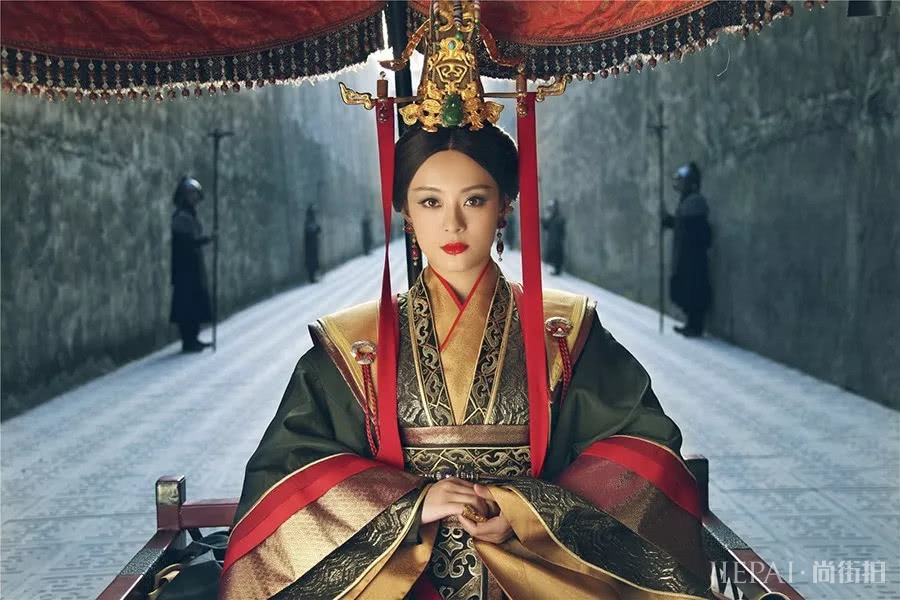 王熙凤、如懿,在2018秋冬职场她们都会穿什么呢?