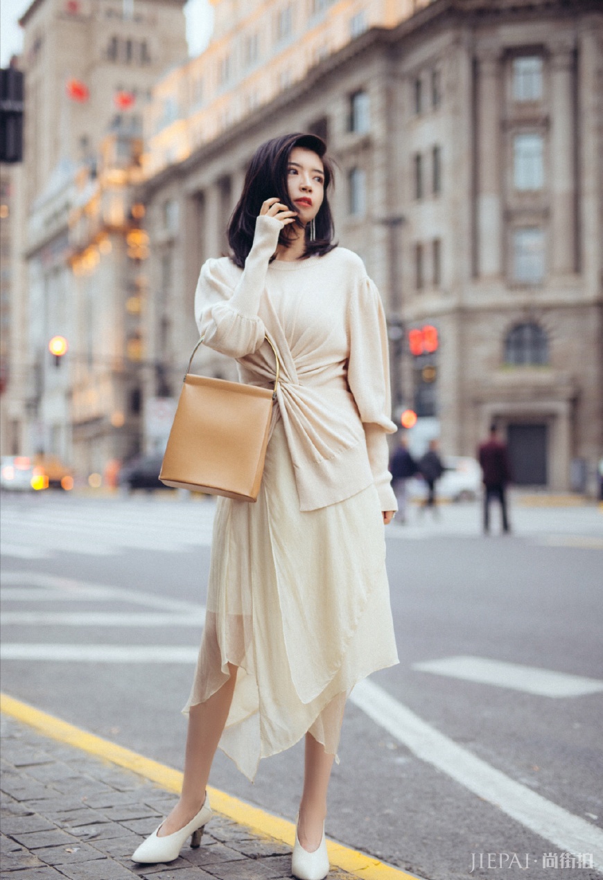 大衣搭配短裙,让你分分钟迷倒男同事,适合上班族的穿搭