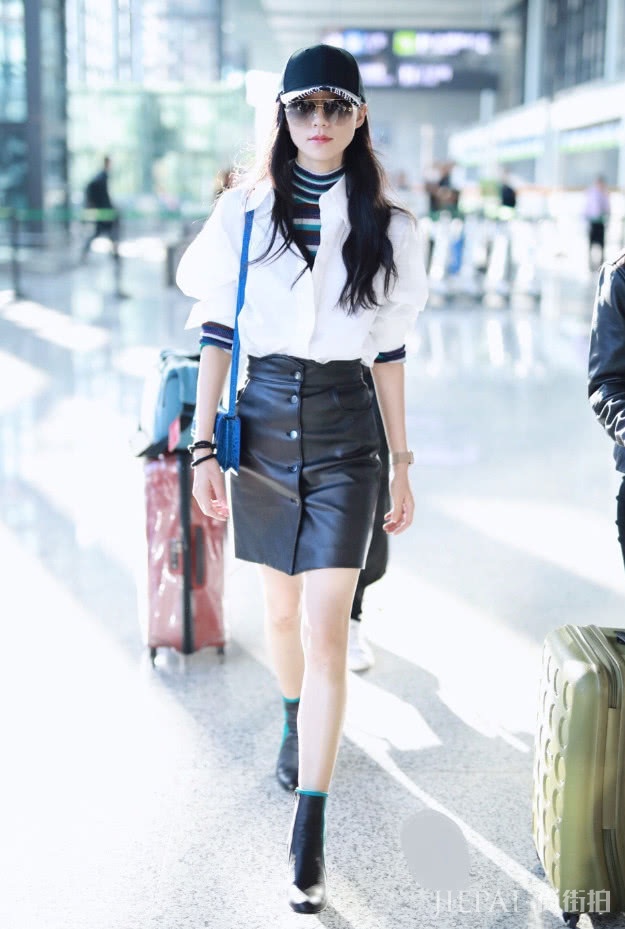 韩雪这套上半身迷倒宅男，不过下半身才是直男最爱！