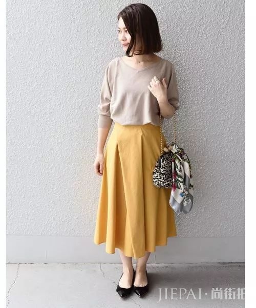精选15款芥末黄裤装和裙子日系穿搭，用大地色系来打造秋日气息！