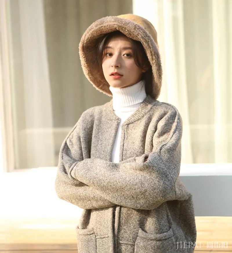 要想显脸小,帽子不可少