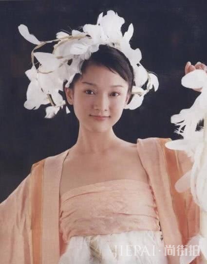 45岁周迅只靠演技傍身?原来女神也担心年龄和衰老,原因太心酸