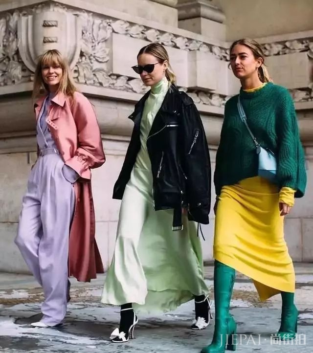 街头潮人告诉你 秋冬季度穿这6条裙子，美过一整年