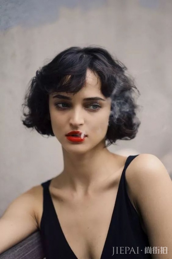 今年秋冬流行什么女生发型 换季了是时候换发型了