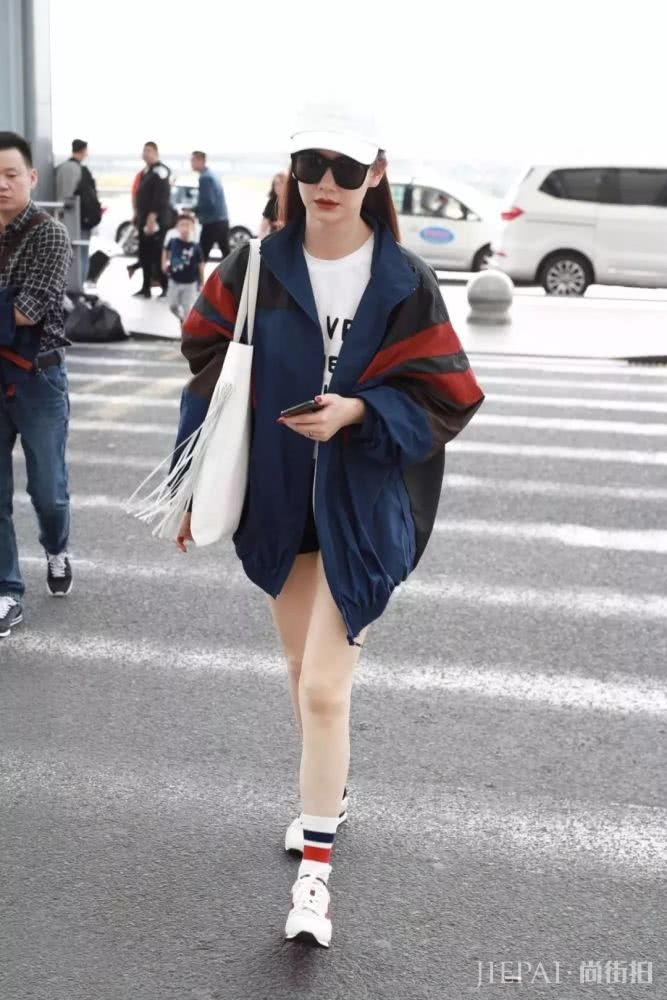 被误会了多年的运动夹克，如今它终于翻身了