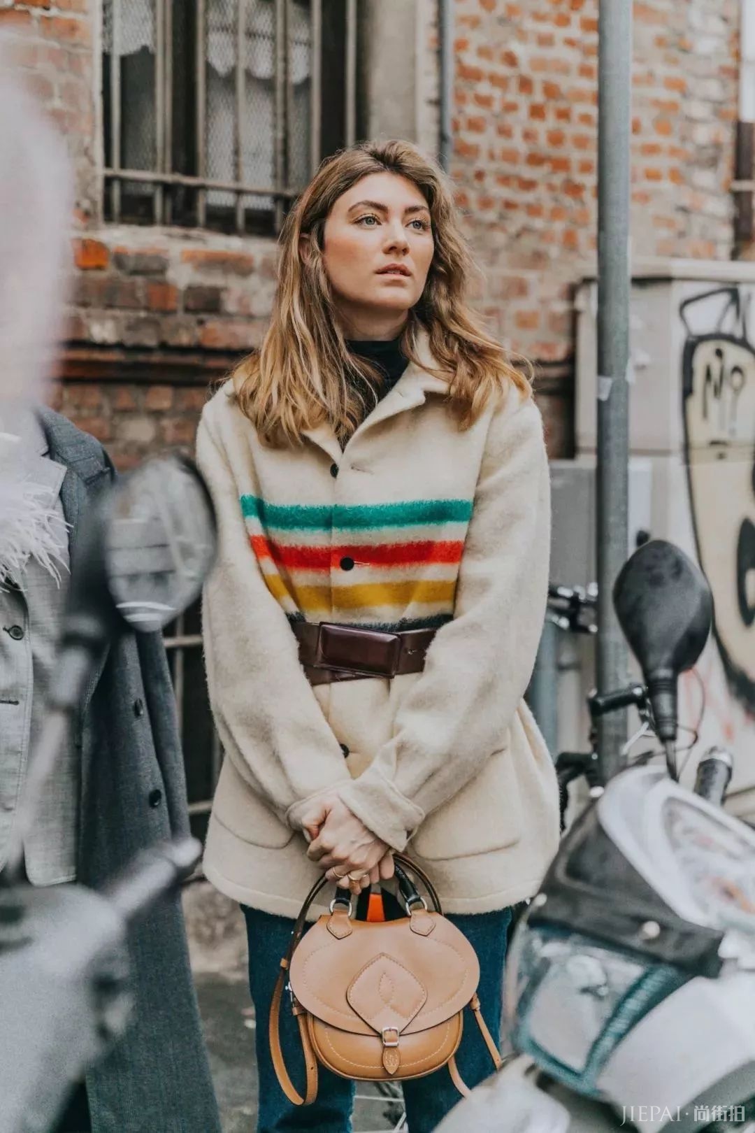 毛衣+半裙，毛衣+阔腿裤…保暖又时髦，从秋穿到冬的搭配！