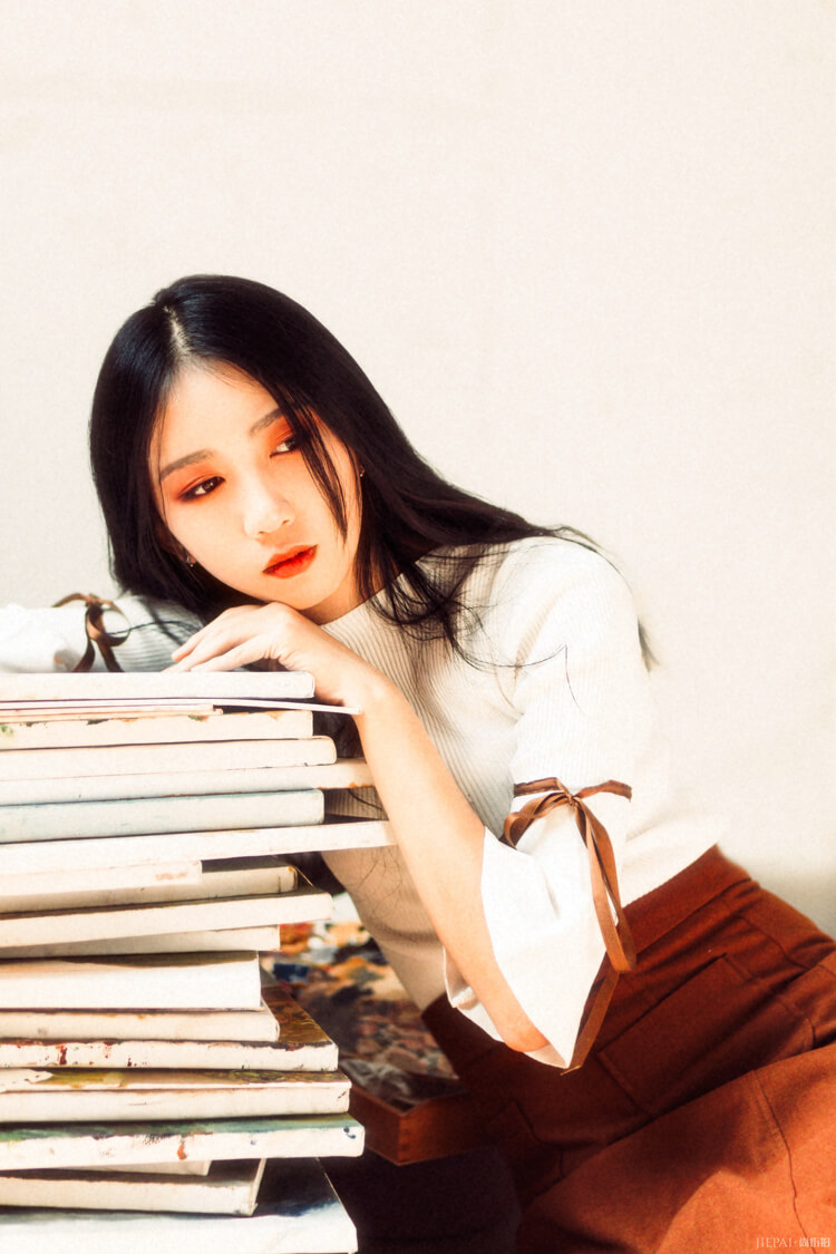 狐友国民校花杨雯：文能唱歌秀才艺，武能下场打篮球