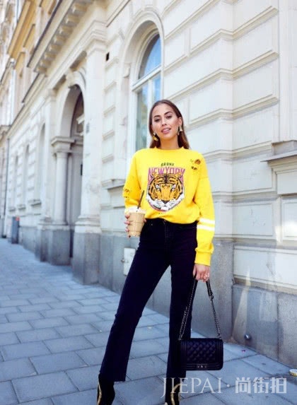 动物风T恤又火了!多少女孩穿得爱不释手,减龄又好看