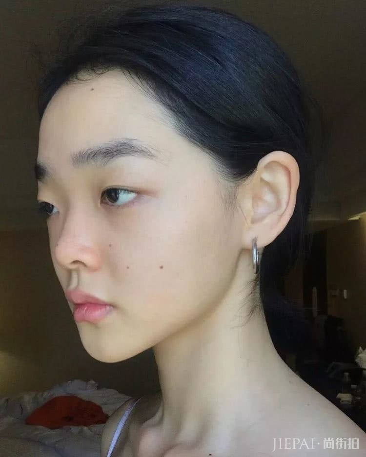 外网吹爆的厌世脸亚洲超模,原来也是非主流网红脸