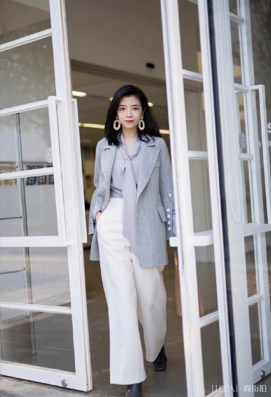大衣搭配短裙,让你分分钟迷倒男同事,适合上班族的穿搭