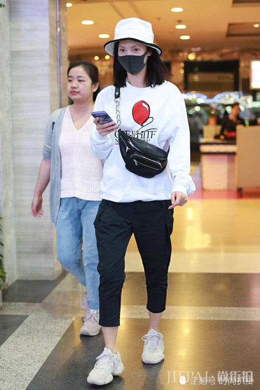 金晨长毛衣配牛仔搭配失误，腿粗MM千万别学她