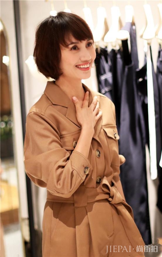当孙俪和袁泉同穿驼色大衣,终于明白了气质对于女性的重要性