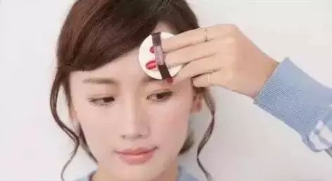 气垫bb的正确使用方法 你掌握了正确的打开方式吗