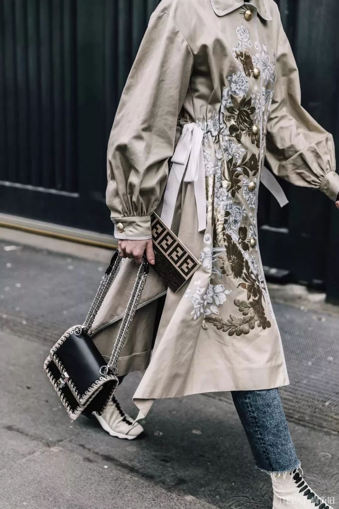 撞风衣不可怕，掌握这几招你就是穿风衣最好看的人！