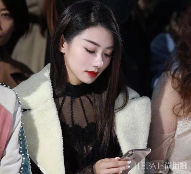 郑恺前女友与杨幂同框,网红与明星的差距一目了然