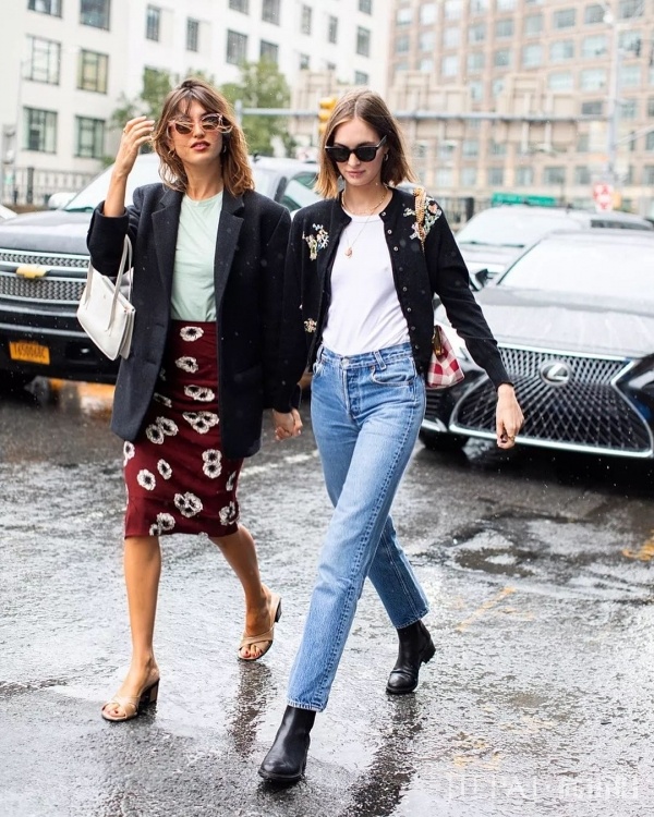 红梨色衣服怎么搭配 秋天更新衣橱色调少不了它