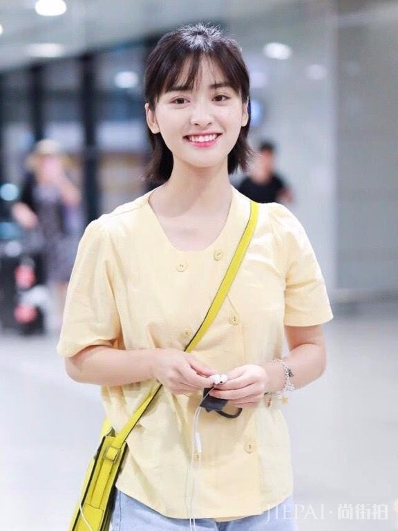 沈月森女上衣素雅不俗气符合气质！