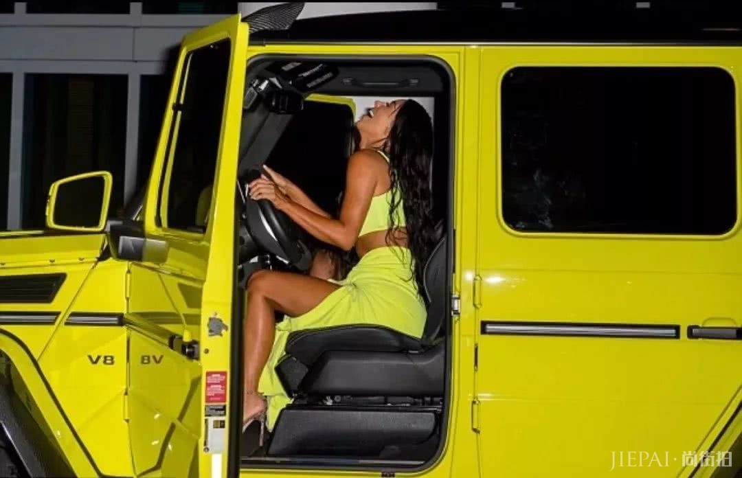 荧光色服饰,影响范围十分炸裂