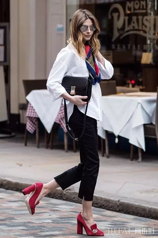 秋天就得搭配丝巾,丝巾的N种系法!