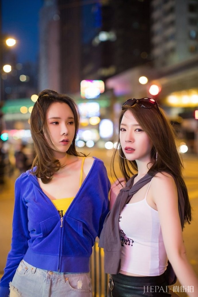 打底裤vs皮裙,个性迷人的穿搭,一个比一个惊艳!