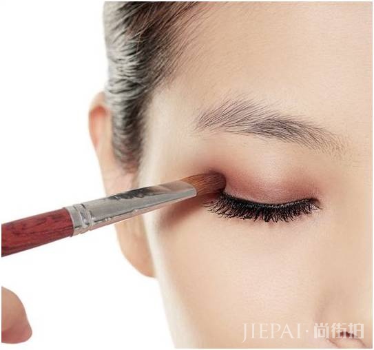 眼影到底该怎么画 这三种画法让你美到爆