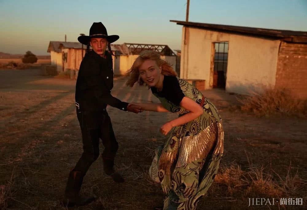 你的手机屏保也该换上“秋装”了，最美的都在这里