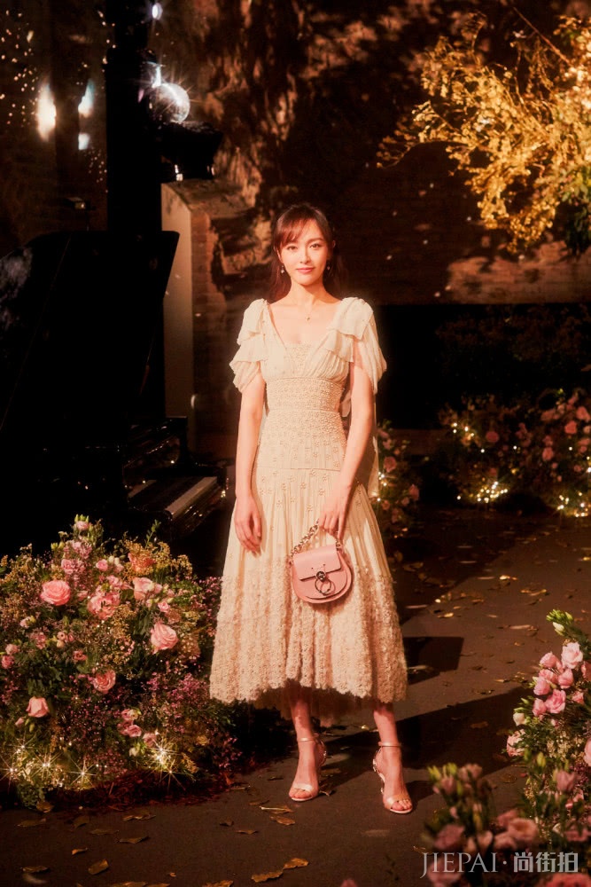 唐嫣最成功的大片是她的婚纱照 甜蜜有质感！