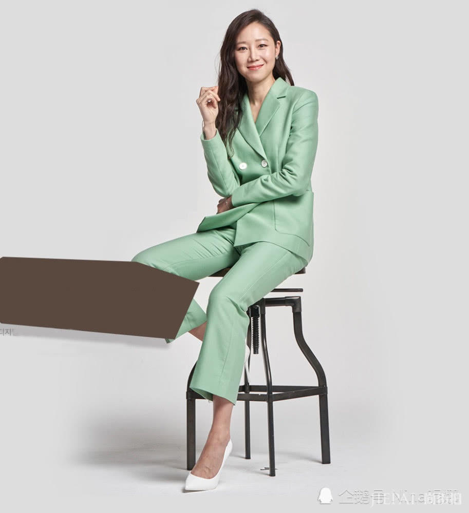 学孔孝真私服穿搭,一双vans配彩袜闯天下,30+女生穿搭示范