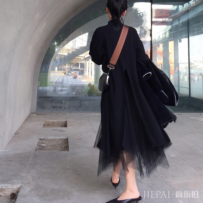 今年大火“网纱裙”，时髦妖精随性穿搭